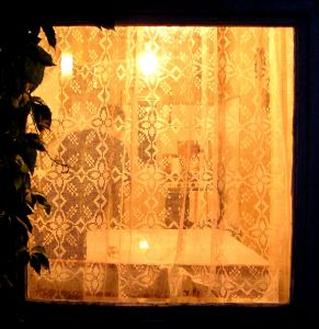 287500_secret_window