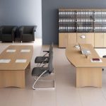 Meble gabinetowe dla kobiety