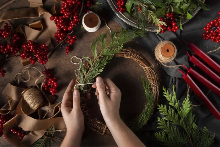 Jak zrobić stroik świąteczny w domu - 3 proste sposoby DIY