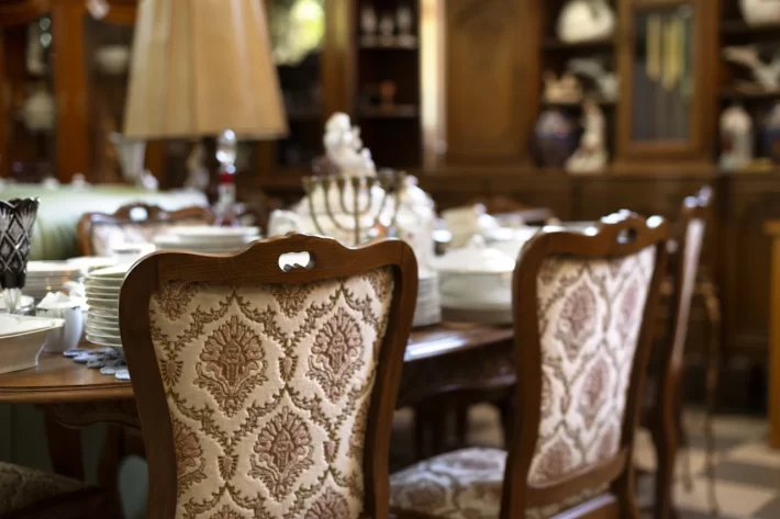 Meble i dekoracje z okresu PRL